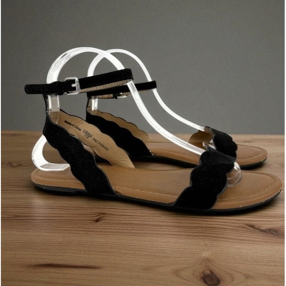 Womens Flat Sandals Size 7.5 Black Suede Scallop Strap Open Toe Flat Shoes - Picture 1 of 9